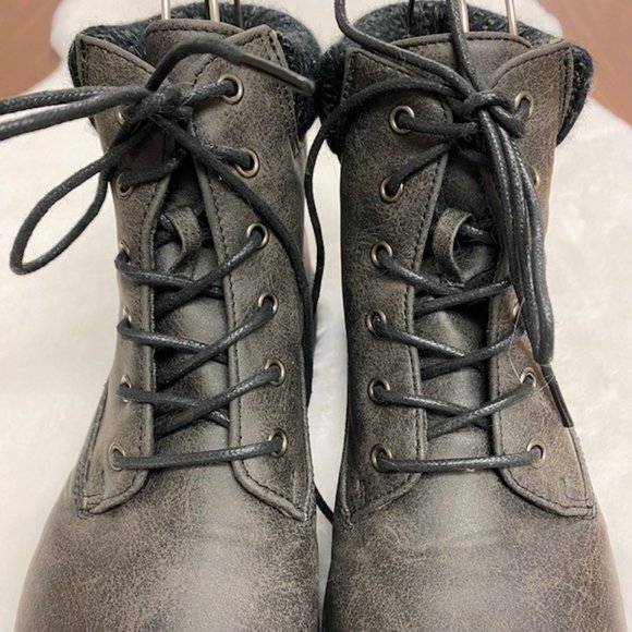 Blue Suede Shoes Sweater Top Lace Up Boots Chunky Heel, size 10 - Picture 4 of 11